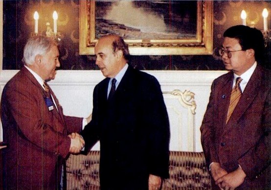 R.I. President Luis Giay visited Hong Kong and Macau in 1997